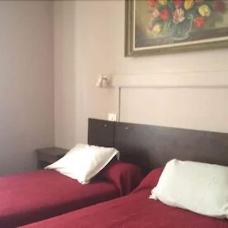 Hotel Stanislas Sans Ascenseur Paris Bagian luar foto